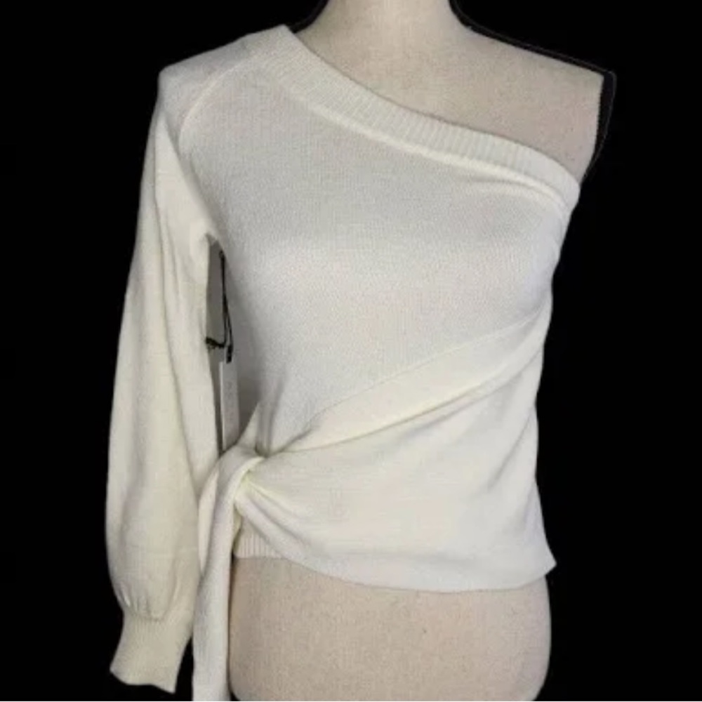 ASTR one shoulder sweater top size XS